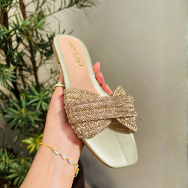 Sandália Rasteira Anaju: Conforto e elegância no dia a dia!