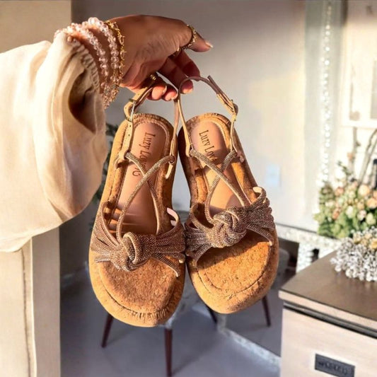 Sandália Feminina Vivia – Solado 4,5cm em Cortiça Natural com Strass e Fivela