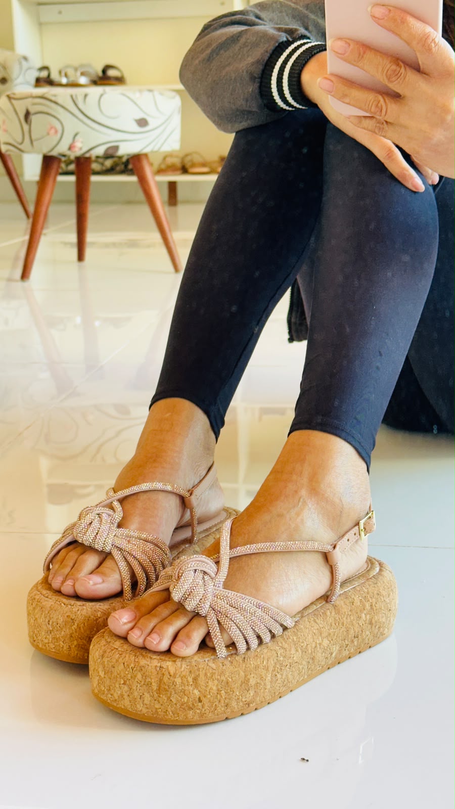 Sandália Feminina Vivia 4,5cm | Cortiça Natural, Strass e Conforto