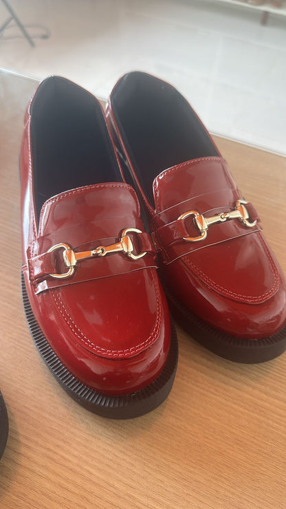 Mocassim Feminino Fashion com Detalhe Dourado – Look Moderno