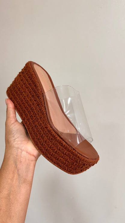 Sandália Plataforma Feminina Vivi Vinil Crochê salto 9cm conforte